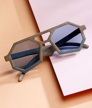 Sasha_Tasveer_A1571_24