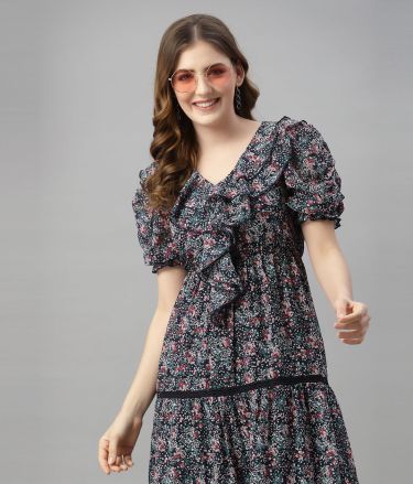 Strong&Brave_Tasveer_A2066_01