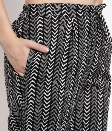 Yuris_Tasveer_A1131_08