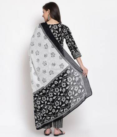 Yuris_Tasveer_A1131_08