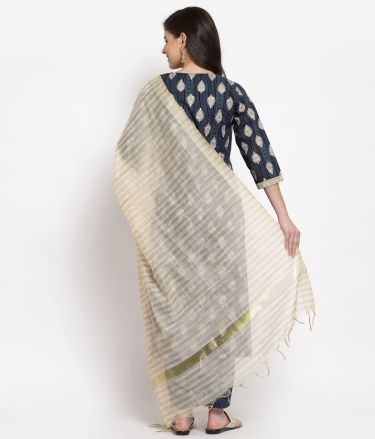 Yuris_Tasveer_A1131_02