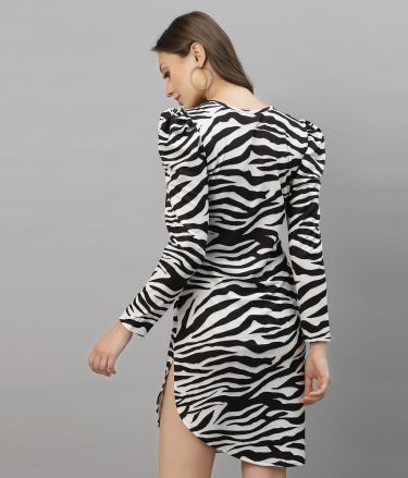 Selvia_Leemboodi_Tasveer_A1684_08