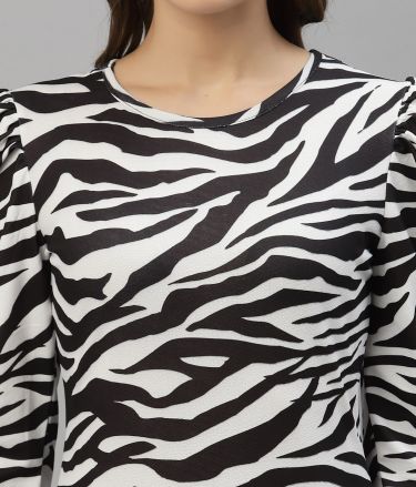 Selvia_Leemboodi_Tasveer_A1684_08