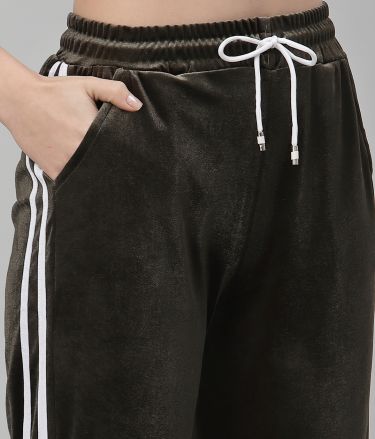 Neudis_Tasveer_A1541_06