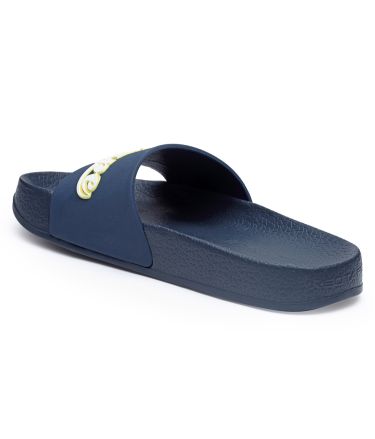 Redtape_Tasveer_A1452_03