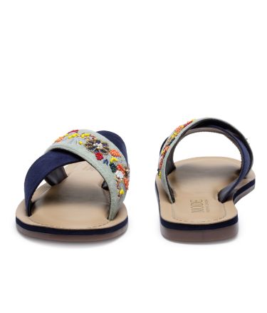 Redtape_Tasveer_A1222_01