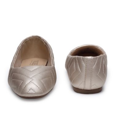 RedTape_Tasveer_A1354_01