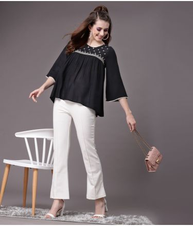 Selvia_Leemboodi_Tasveer_A2286_02