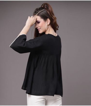 Selvia_Leemboodi_Tasveer_A2286_02