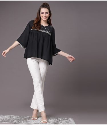 Selvia_Leemboodi_Tasveer_A2286_02