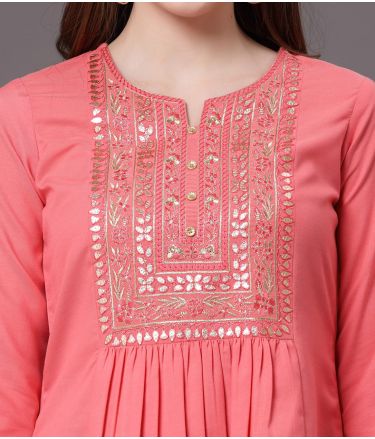 Selvia_Leemboodi_Tasveer_A2286_10