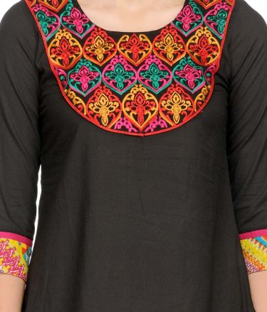 Aujjessa_Tasveer_Kurti_BlackPrinted02 